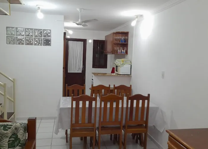 Casa Duplex 3 suítes em Condomínio Fechado